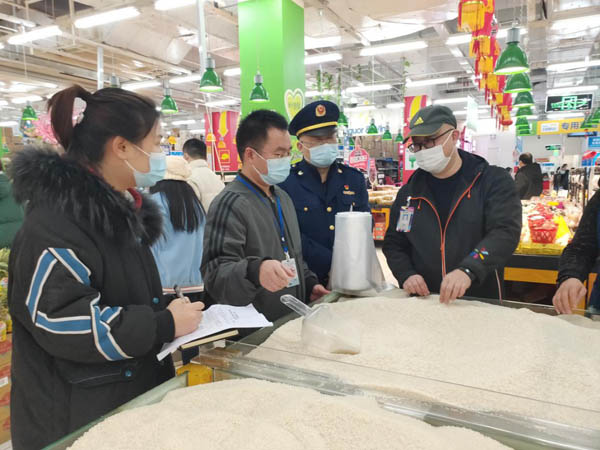 通川区市场监督管理局开展春节前市场价格专项检查