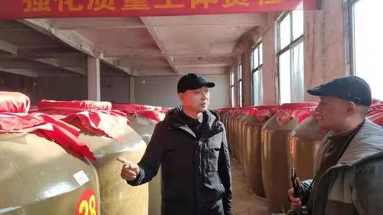 江西温圳三花酒酿造技艺非物质文化遗产传承人：李世勇