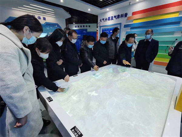 二科技馆参观之.jpg