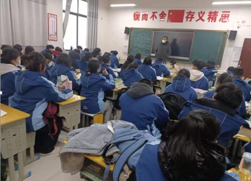 栉风沐雨会考忙 湍洲桃李竞梅香