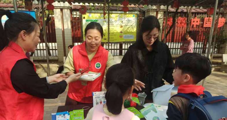 惠州龙丰街道开展垃圾分类宣传志愿服务活动