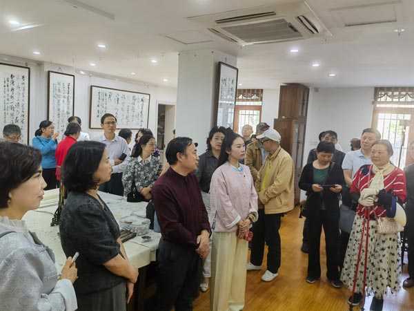 李彬书法公益作品展在扬州举行