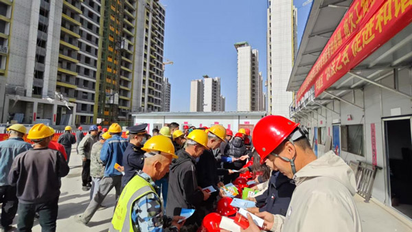 山西省大同市平城区：法律宣传进工地 助力农民工维权