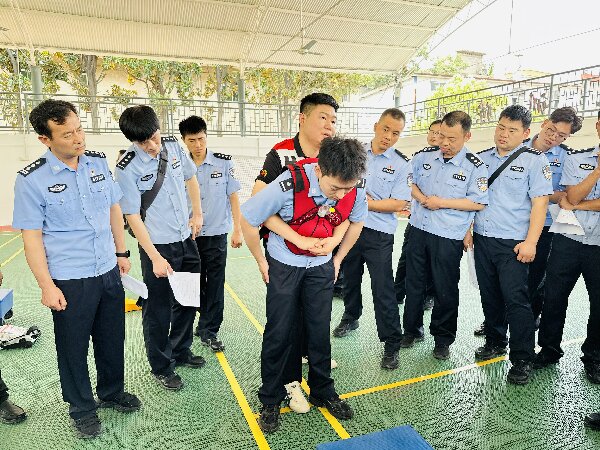 警急救护1 - 副本.jpg