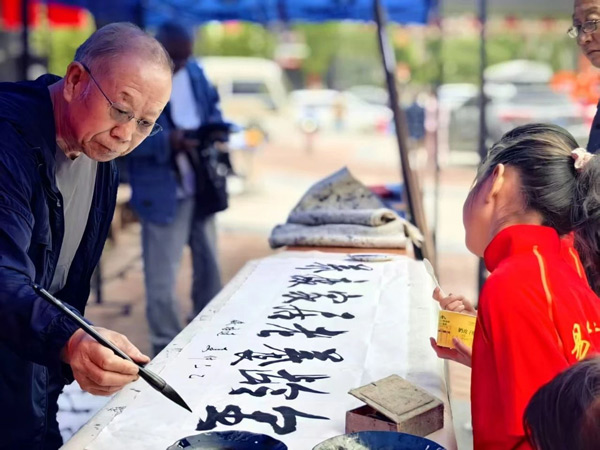山西省大同市平城区：从“舌尖”到“心间”“大同好粮”走进华北星社区