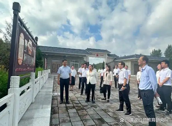 红色3.jpg