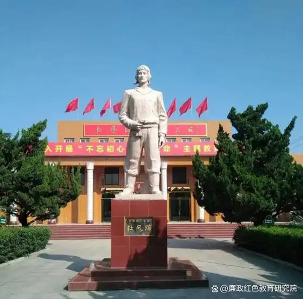 红色10.jpg