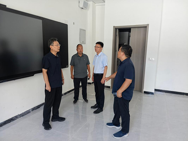 南阳师范学院纪委书记、监察专员刘守勇带队到淅川校区督导调研