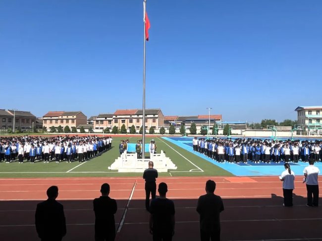 青春报国正当时  锚定未来再出发 || 山西夏县中学举行新学期升旗仪式