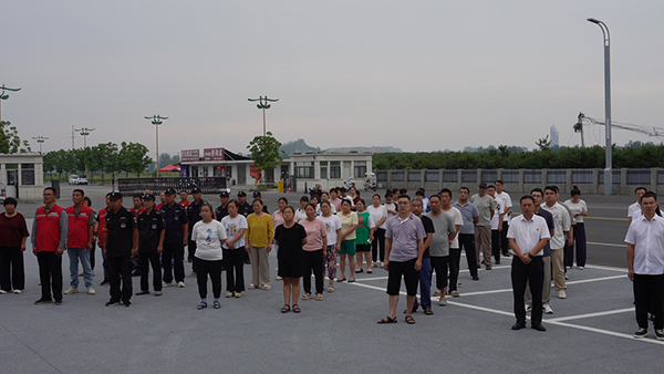 C3882T01.jpg