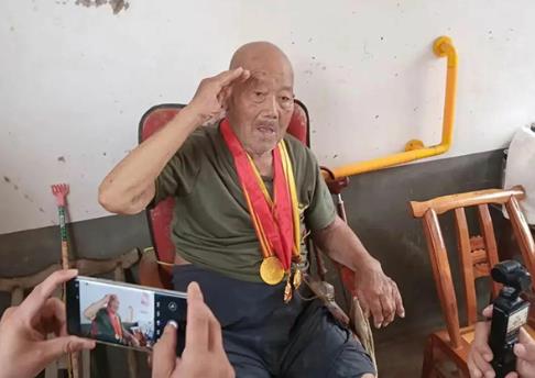 山河铭记抗战老兵的坚强脊梁