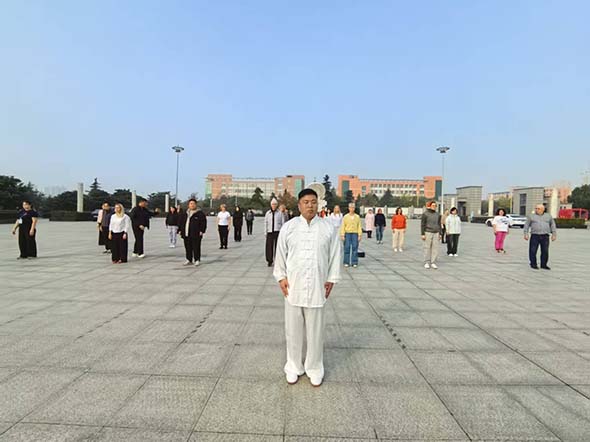 非遗镜头聚焦 仲景工坊授俄中医功法