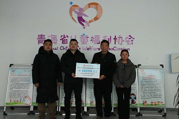 120套训练服暖透雪域绿茵 爱心助力玉树曲麻莱青训逐梦