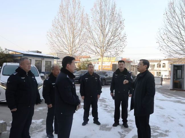 薛军峰深入派出所及交通管理大队调研指导工作