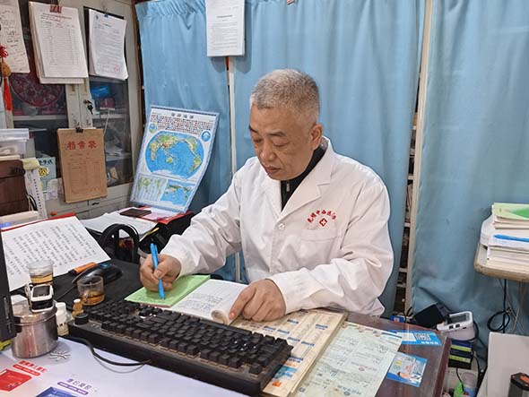 新春坚守护安康 仁心善举暖南阳