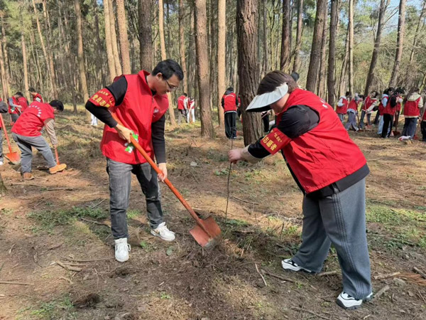 厚植生态根基 巩固发展优势——“3·12”植树节生态文明志愿服务贵阳市级示范活动在白云区举行