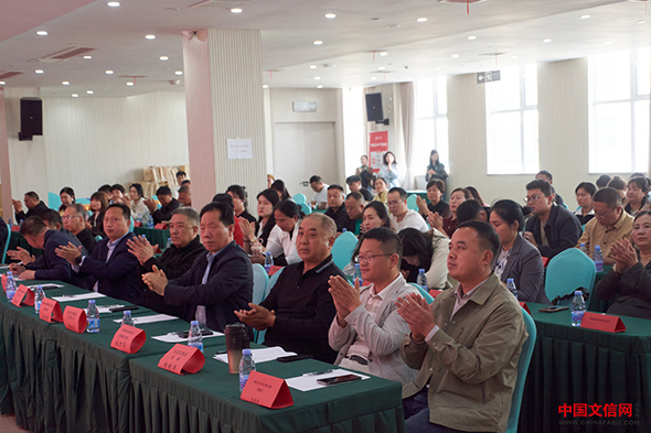 聚智共商转型路 数智焕新南阳艾