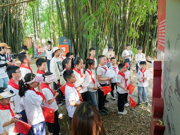 锦城乡约 新风共育——青崇携手红色亲子行，走进游击岁月共传文明薪火