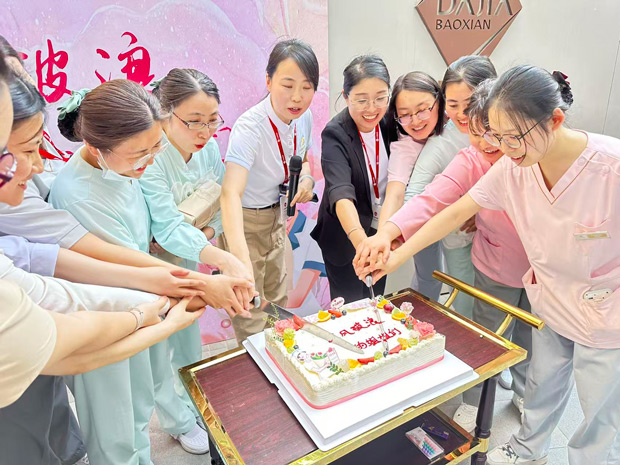 诚心关怀沁心田　浓浓暖情聚力量——天津市泰安道诚心社区养老院举办护士节庆祝活动
