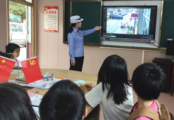 湖南新田交警：开讲期末安全“最后一课”平安护航暑假路