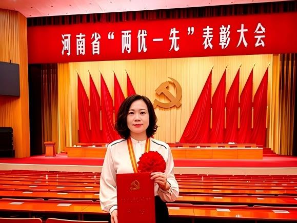 脚下有泥 心中有民——记全省优秀党务工作者张鑫